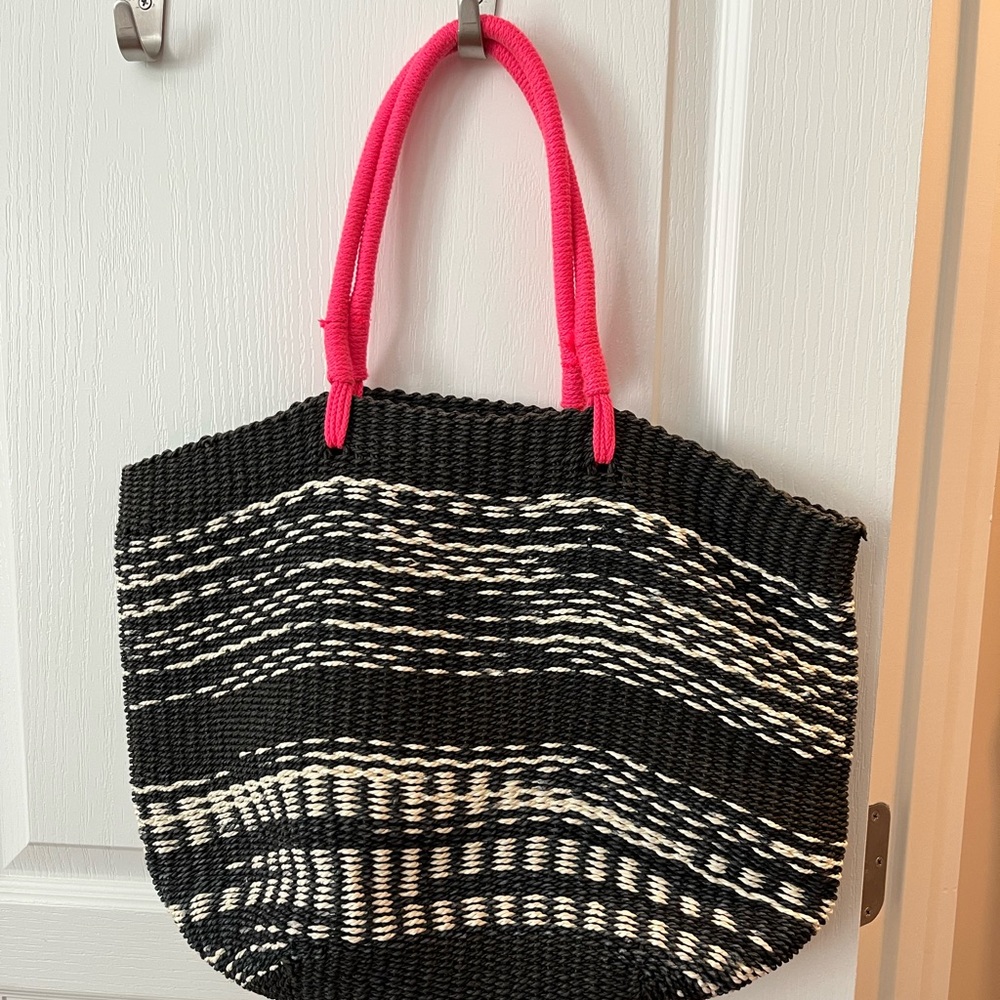 UO Ecoté 100% paper straw tote bag